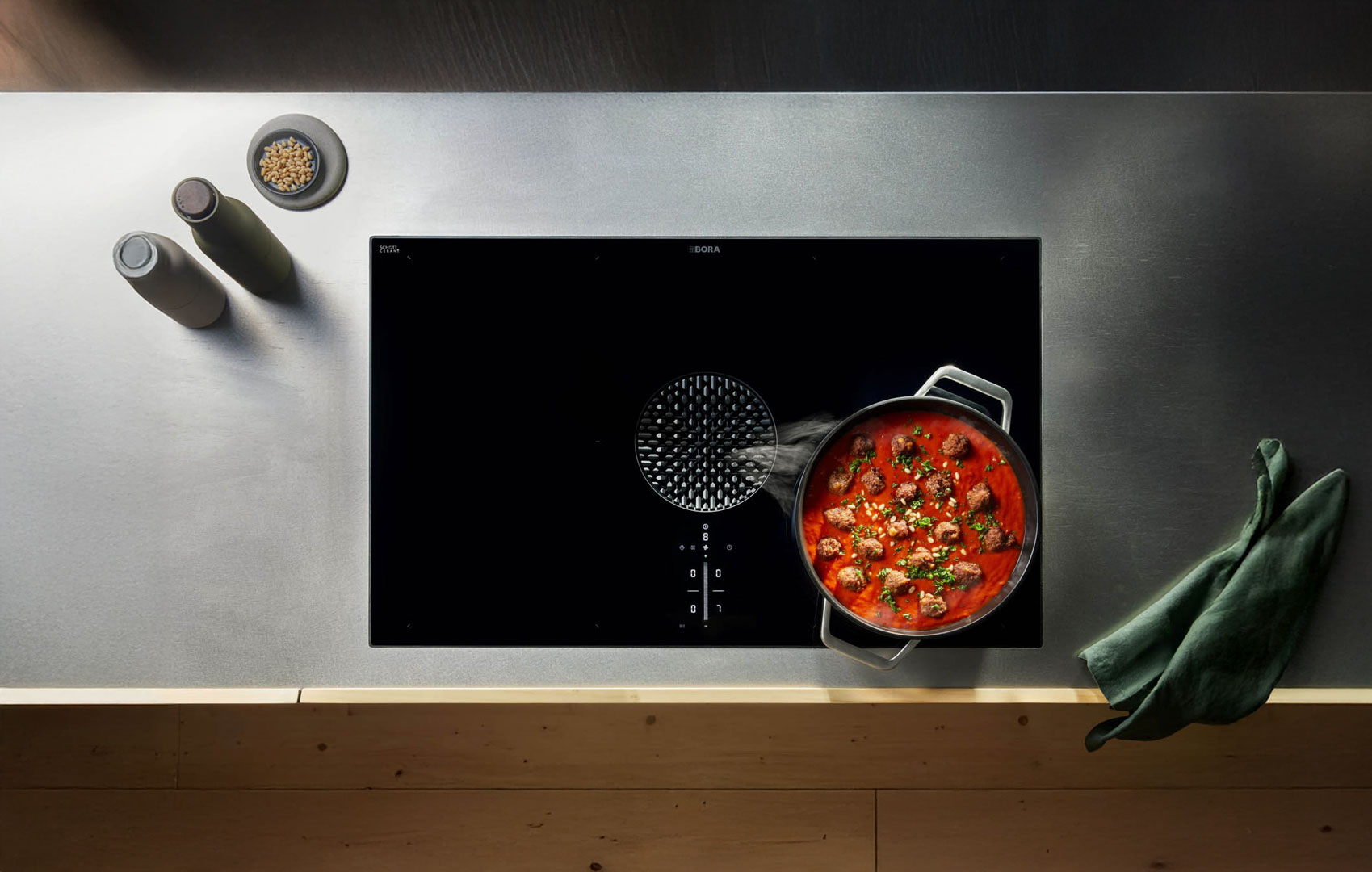 Cooktop models with extractor